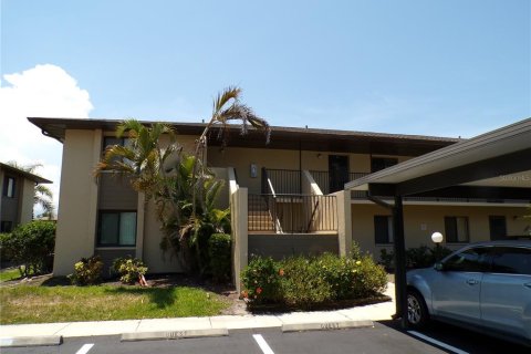 Condo in Punta Gorda, Florida, 2 bedrooms  № 1780636 - photo 1
