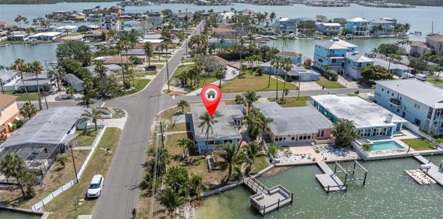Land in Redington Beach, Florida № 1759395