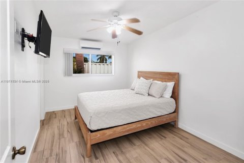 House in Marathon, Florida 3 bedrooms, 113.53 sq.m. № 1972938 - photo 13