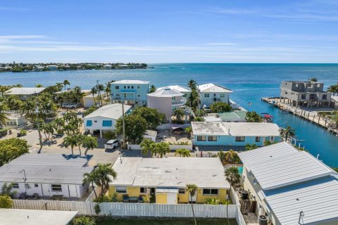 House in Marathon, Florida 3 bedrooms, 113.53 sq.m. № 1972938 - photo 4