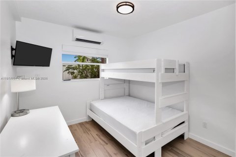 House in Marathon, Florida 3 bedrooms, 113.53 sq.m. № 1972938 - photo 15