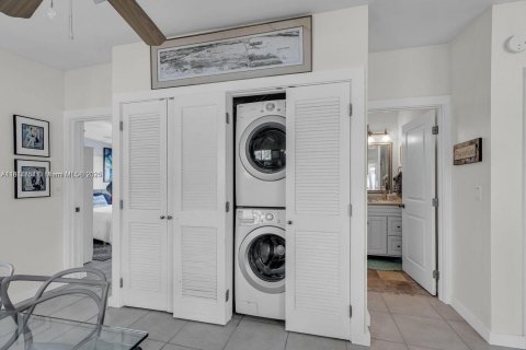 House in Marathon, Florida 3 bedrooms, 113.53 sq.m. № 1972938 - photo 7