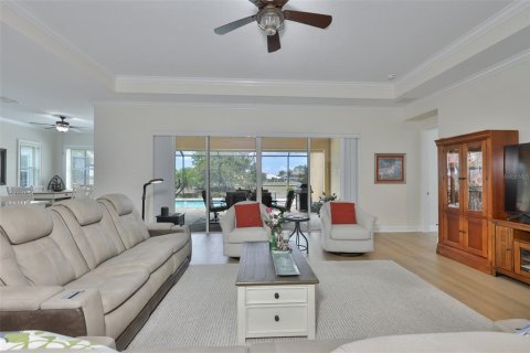 House in Sun City Center, Florida 3 bedrooms, 220.83 sq.m. № 2223596 - photo 10