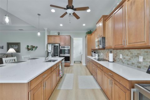 House in Sun City Center, Florida 3 bedrooms, 220.83 sq.m. № 2223596 - photo 17