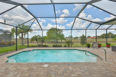 House in Sun City Center, Florida 3 bedrooms, 220.83 sq.m. № 2223596 - photo 3