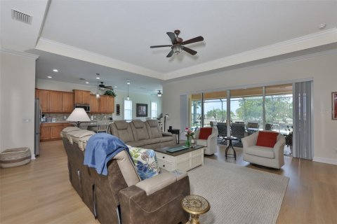 House in Sun City Center, Florida 3 bedrooms, 220.83 sq.m. № 2223596 - photo 9