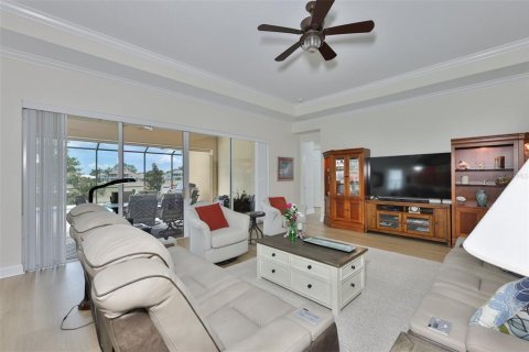 House in Sun City Center, Florida 3 bedrooms, 220.83 sq.m. № 2223596 - photo 11
