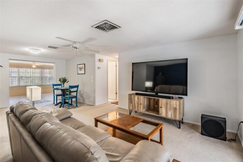 Casa en venta en Port Richey, Florida, 2 dormitorios, 141.95 m2 № 1853635 - foto 6