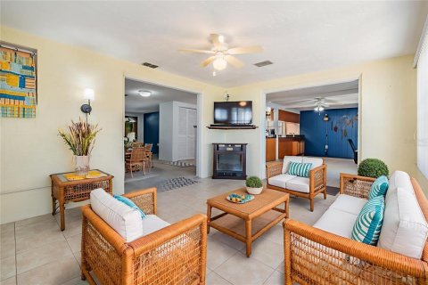 Casa en venta en Port Richey, Florida, 2 dormitorios, 141.95 m2 № 1853635 - foto 19