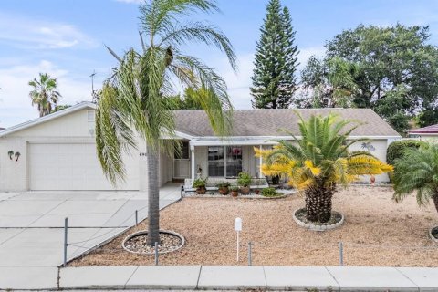 Casa en venta en Port Richey, Florida, 2 dormitorios, 141.95 m2 № 1853635 - foto 1