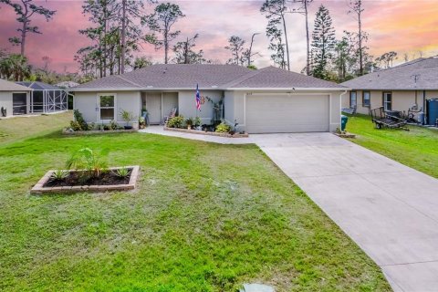 House in Port Charlotte, Florida 3 bedrooms, 122.07 sq.m. № 1510020 - photo 1