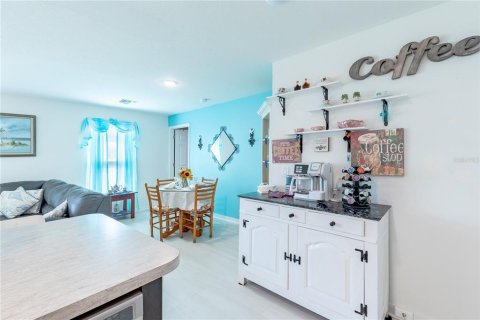 House in Port Charlotte, Florida 3 bedrooms, 122.07 sq.m. № 1510020 - photo 6