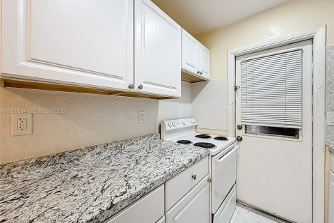 Apartment in North Miami Beach, Florida 1 bedroom, 92.9 sq.m. № 2030433 - photo 7