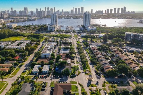 Apartment in North Miami Beach, Florida 1 bedroom, 92.9 sq.m. № 2030433 - photo 20