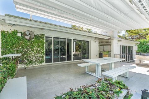 Снять в аренду виллу или дом в Майами, Флорида 4 спальни, 250.46м2, № 2034305 - фото 12