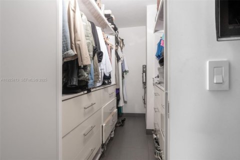 Снять в аренду виллу или дом в Майами, Флорида 4 спальни, 250.46м2, № 2034305 - фото 17