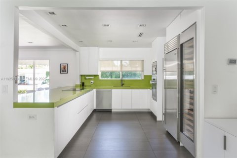 Снять в аренду виллу или дом в Майами, Флорида 4 спальни, 250.46м2, № 2034305 - фото 8