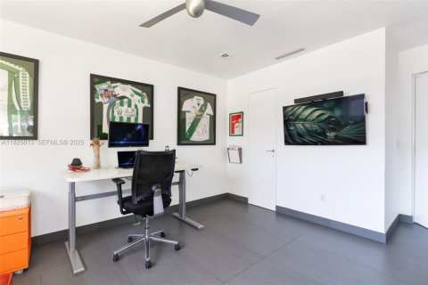 Снять в аренду виллу или дом в Майами, Флорида 4 спальни, 250.46м2, № 2034305 - фото 22