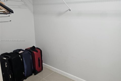 Condominio en venta en Pembroke Pines, Florida, 2 dormitorios, 110.74 m2 № 1970047 - foto 24