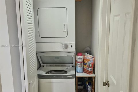 Condominio en venta en Pembroke Pines, Florida, 2 dormitorios, 110.74 m2 № 1970047 - foto 15