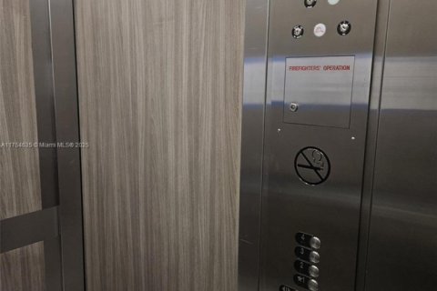 Condominio en venta en Pembroke Pines, Florida, 2 dormitorios, 110.74 m2 № 1970047 - foto 29