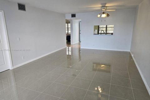 Condominio en venta en Pembroke Pines, Florida, 2 dormitorios, 110.74 m2 № 1970047 - foto 25