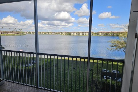 Condominio en venta en Pembroke Pines, Florida, 2 dormitorios, 110.74 m2 № 1970047 - foto 14