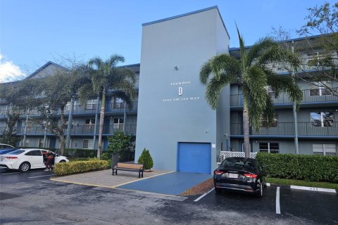 Condominio en venta en Pembroke Pines, Florida, 2 dormitorios, 110.74 m2 № 1970047 - foto 5