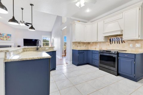 House in Apopka, Florida 5 bedrooms, 288.65 sq.m. № 1677150 - photo 7
