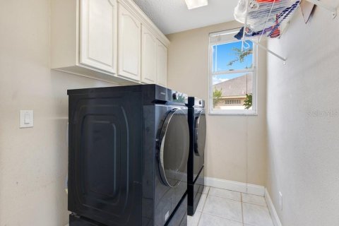 House in Apopka, Florida 5 bedrooms, 288.65 sq.m. № 1677150 - photo 20