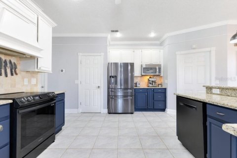 House in Apopka, Florida 5 bedrooms, 288.65 sq.m. № 1677150 - photo 8