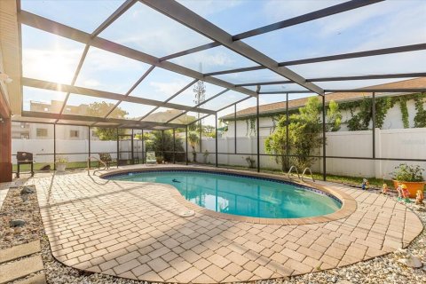 House in Tampa, Florida 3 bedrooms, 169.27 sq.m. № 1909058 - photo 25