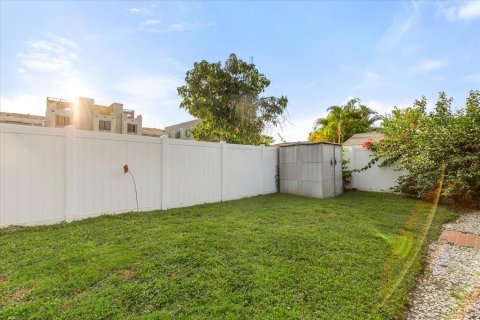 House in Tampa, Florida 3 bedrooms, 169.27 sq.m. № 1909058 - photo 29