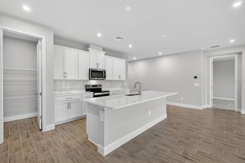 House in Parrish, Florida 3 bedrooms, 160.81 sq.m. № 1910660 - photo 5