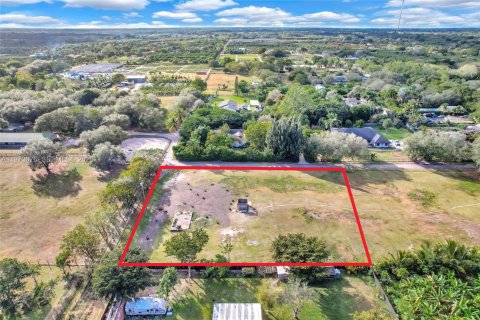 Купить земельный участок в Майами-Дейд, Флорида № 2033717 - фото 13