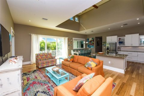House in Bradenton Beach, Florida 6 bedrooms, 287.81 sq.m. № 1644138 - photo 7