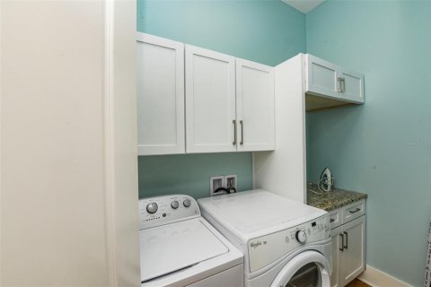 House in Bradenton Beach, Florida 6 bedrooms, 287.81 sq.m. № 1644138 - photo 21