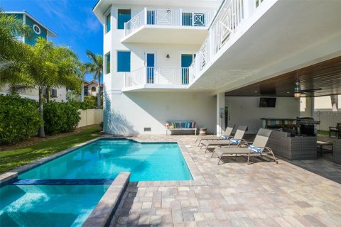 House in Bradenton Beach, Florida 6 bedrooms, 287.81 sq.m. № 1644138 - photo 5