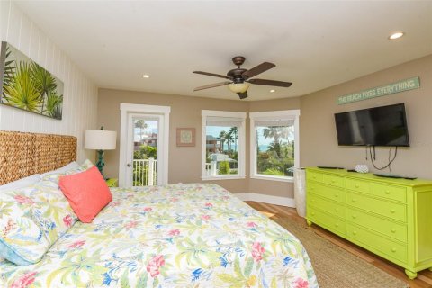 House in Bradenton Beach, Florida 6 bedrooms, 287.81 sq.m. № 1644138 - photo 28
