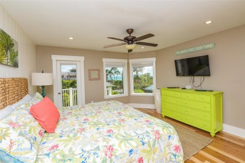 House in Bradenton Beach, Florida 6 bedrooms, 287.81 sq.m. № 1644138 - photo 29