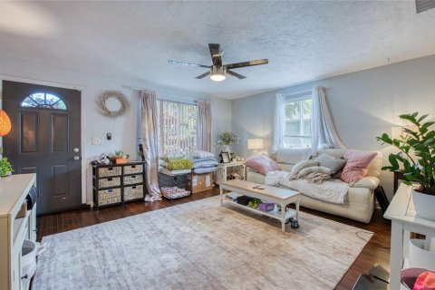 House in Gulfport, Florida 3 bedrooms, 106.56 sq.m. № 1904327 - photo 4