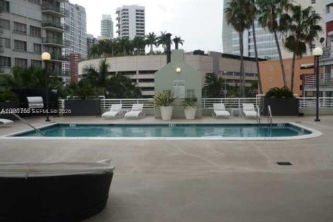 Apartamento en alquiler en Miami, Florida, 2 dormitorios, 96.62 m2 № 2011231 - foto 3