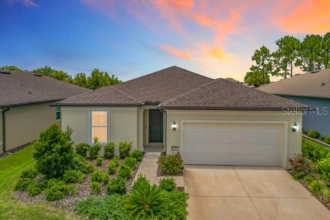 House in Ocala, Florida 2 bedrooms, 175.68 sq.m. № 2200934