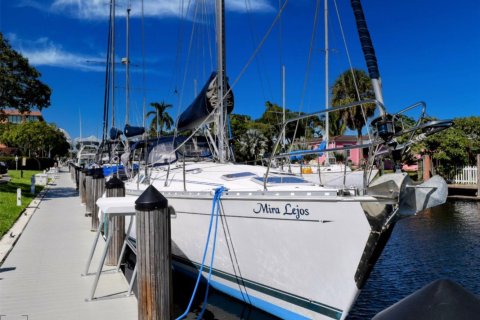 Condo in Fort Lauderdale, Florida, 1 bedroom  № 1224908 - photo 1