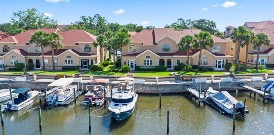 Townhouse in Palm Coast, Florida 3 bedrooms, 174.19 sq.m. № 1746963