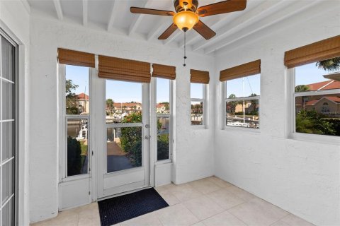 Townhouse in Palm Coast, Florida 3 bedrooms, 174.19 sq.m. № 1746963 - photo 19