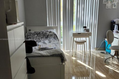 Condominio en alquiler en Doral, Florida, 3 dormitorios, 123.56 m2 № 2013255 - foto 12