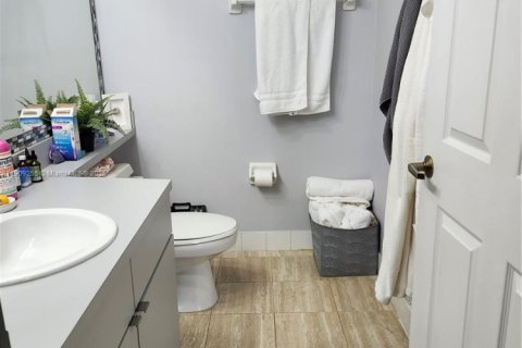 Condominio en alquiler en Doral, Florida, 3 dormitorios, 123.56 m2 № 2013255 - foto 13