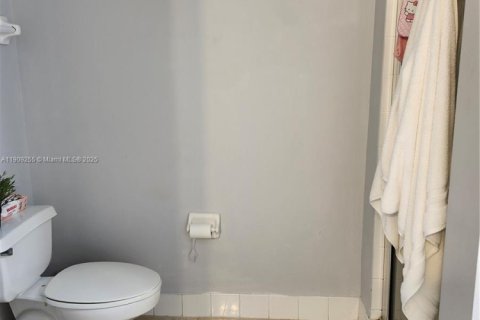 Condominio en alquiler en Doral, Florida, 3 dormitorios, 123.56 m2 № 2013255 - foto 9