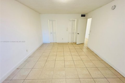 Condominio en venta en Lauderhill, Florida, 1 dormitorio, 68.28 m2 № 1962706 - foto 6